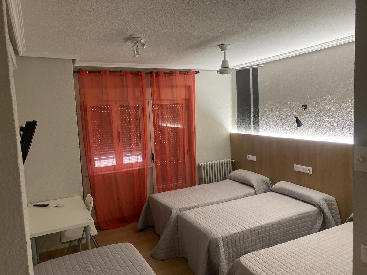 Hostal Uria Salamanka Zewnętrze zdjęcie